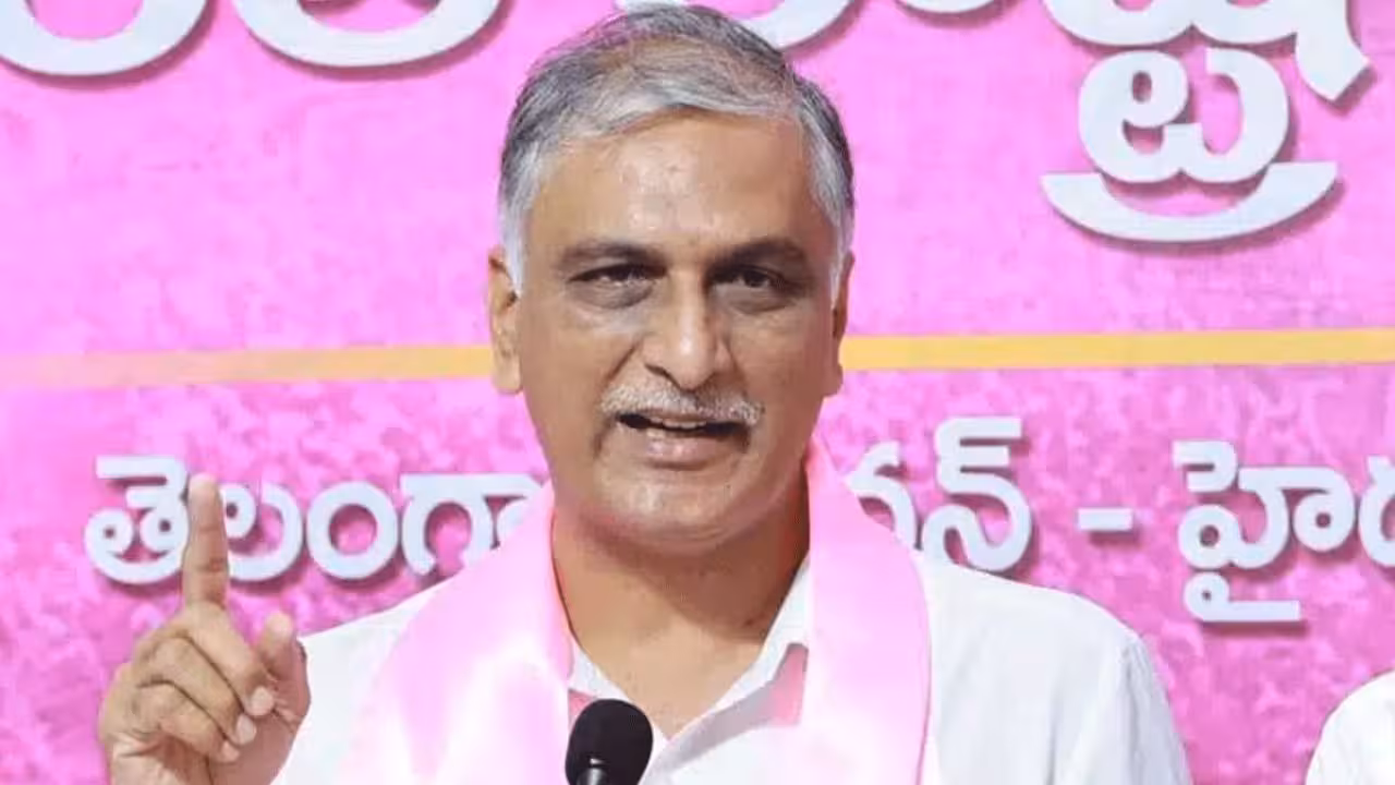 Harish Rao | మూలిగే నక్కపై తాటి పండు పడ్డట్లు.. యూరియా అమ్మకాలపై నిషేధమెందుకు?: హరీశ్రావు
