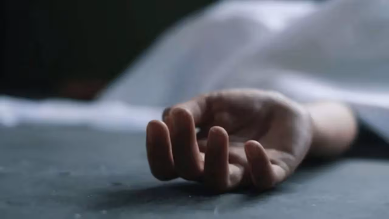 Murdered | రిటైర్డ్ ఐపీఎస్ అధికారి భార్య దారుణ హత్య