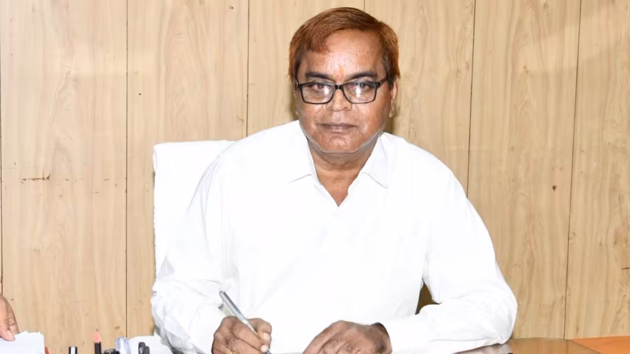 Original Sead at Jayashankar University | రైతులకు అందుబాటులో 1,231 టన్నుల విత్తనాలు: జయశంకర్ వర్సిటీ ఉపకులపతి అల్దాస్ జానయ్య