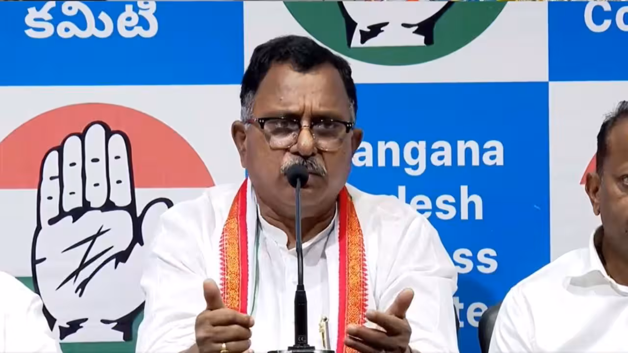 Mallu Ravi | బండి సంజయ్ని తప్పించాలని బీజేపోళ్లే అంటున్నరు: మల్లు రవి