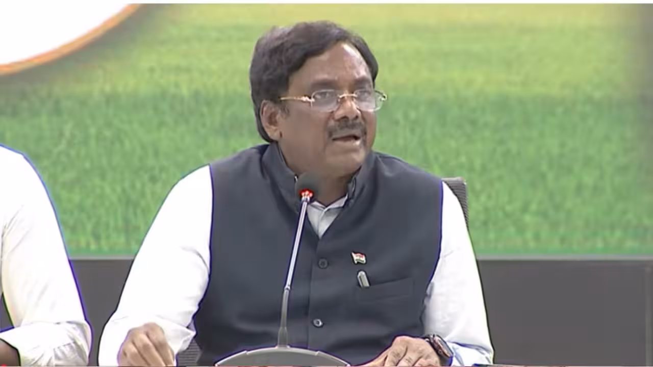 Vivek Venkata Swamy | కనీస వేతనాలున్నప్పుడే కార్మికులు సంతోషంగా పని చేస్తారు: మంత్రి వివేక్