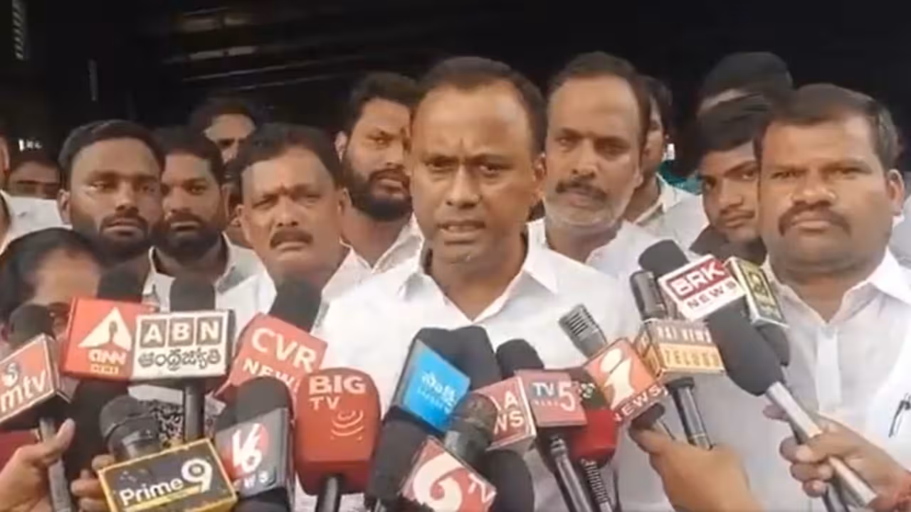 MLA Rajagopal Reddy | రైతన్నలూ.. క్షమించండి.. పది రోజుల్లో మొత్తం ధాన్యం కొంటాం: ఎమ్మెల్యే రాజగోపాల్రెడ్డి