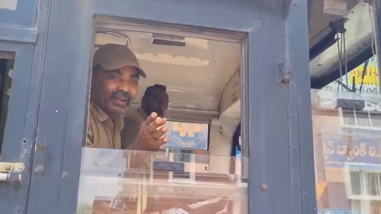 RTC Driver | వడ్లు కొనండని మంత్రికి చెప్పినందుకు ఆర్టీసీ డ్రైవర్ను తీసేశారు..