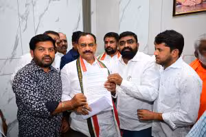 Telangana activists meets TPCC Chief | గరిష్ఠ వయోపరిమితి పెంచండి.. మహేష్ కుమార్ గౌడ్ కు ఉద్య‌మ‌కారుల‌ వినతి
