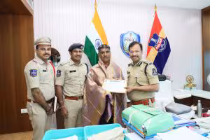 CP Sajjanar | శెభాష్ జాహెర్.. నువొక ప్రజా పోలీస్వి.. నిజమైన రోల్ మోడల్