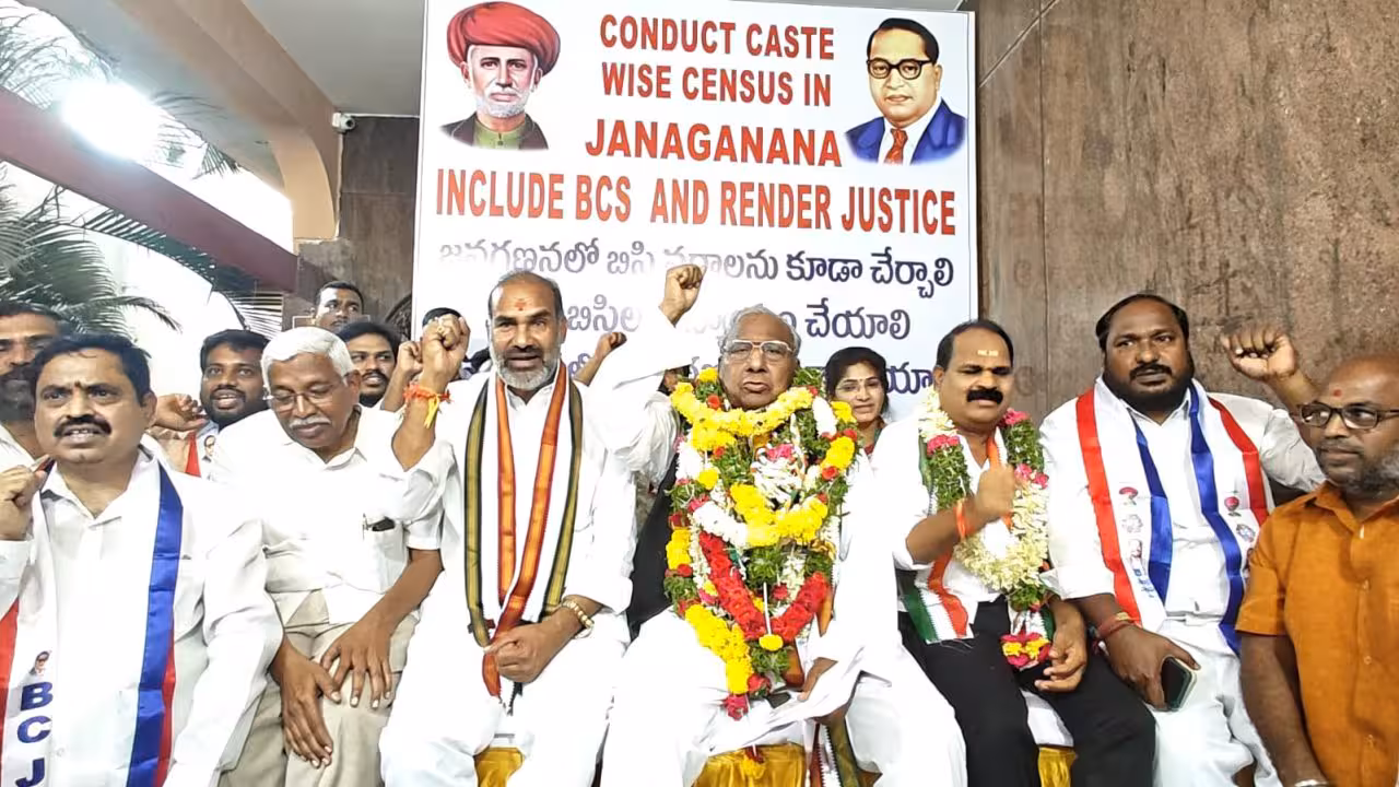 V. Hanumantha Rao | బీసీ కులగణన చేపట్టేదాకా నిరాహార దీక్ష కొనసాగిస్తా: వీహెచ్