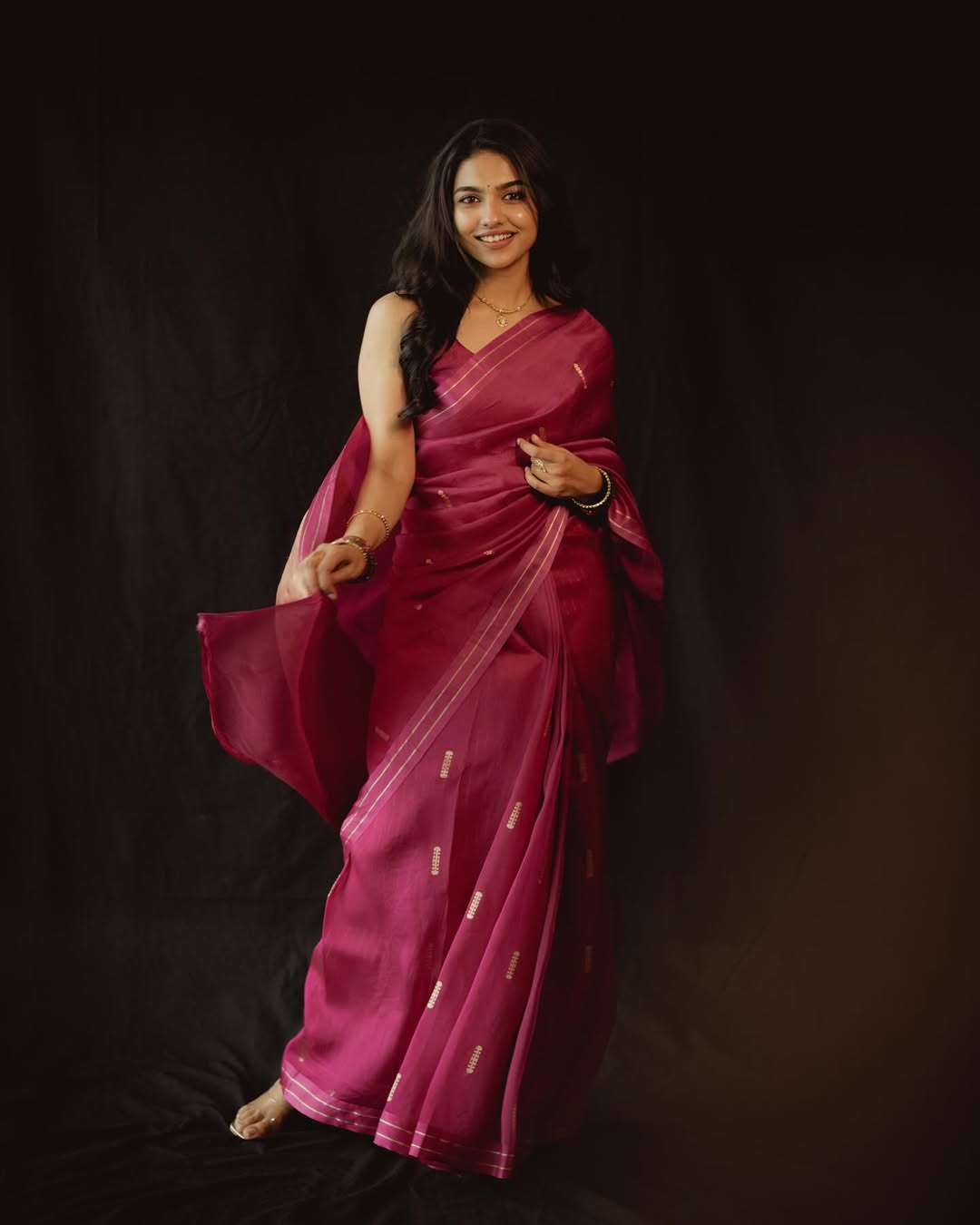 Mamitha Baiju | మమితా బైజు కోసం ప్రొడ్యూసర్గా మారిన డ్రాగన్ హీరో - Image 5