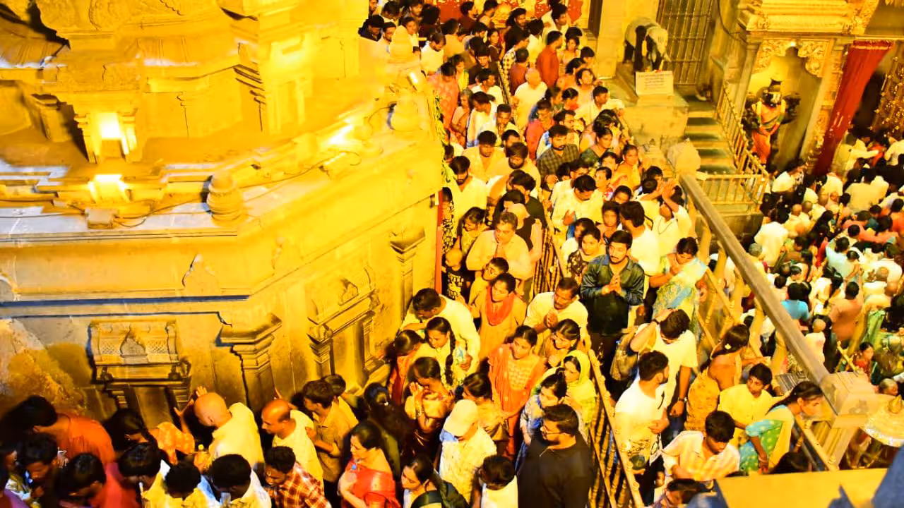 Yadadrigutta | యాదగిరిగుట్ట లక్ష్మీనరసింహస్వామి ఆలయానికి పోటెత్తిన భక్తుల..