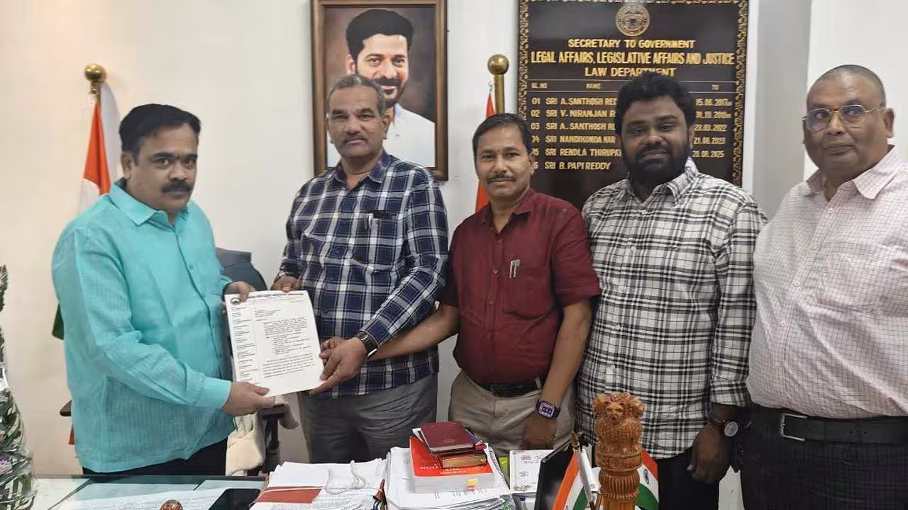 Telangana Advocates | అడ్వకేట్స్కి ఆరోగ్య బీమా కల్పించండి..