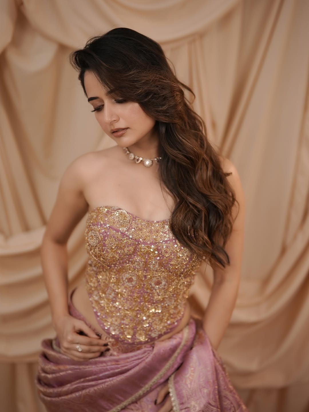 Ashika Ranganath | అవార్డ్ వేడుకలో ఆషికా రంగనాథ్ – దేవకన్యలా మెరిసిపోయిన కన్నడ బ్యూటీ - Image 7