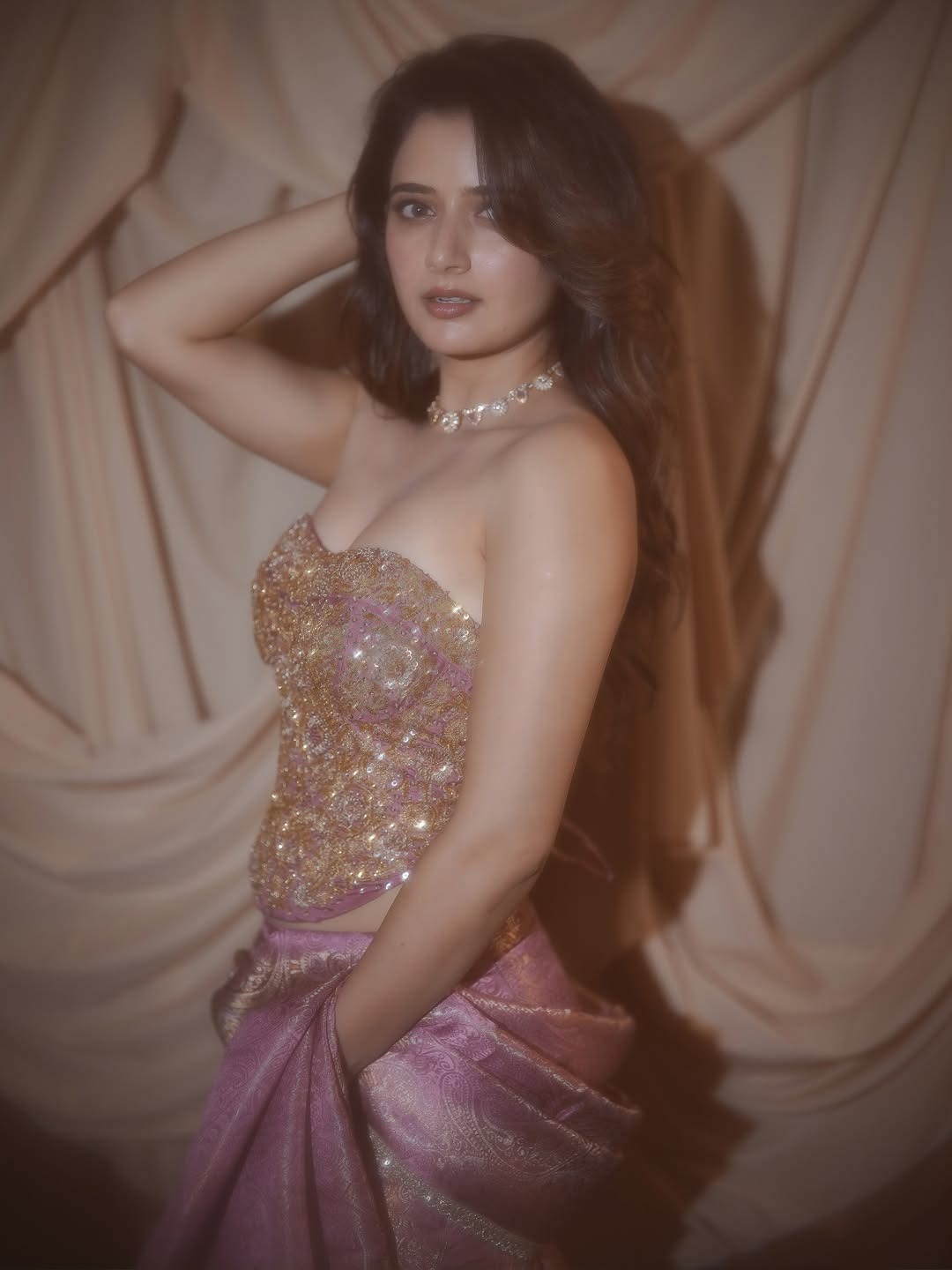 Ashika Ranganath | అవార్డ్ వేడుకలో ఆషికా రంగనాథ్ – దేవకన్యలా మెరిసిపోయిన కన్నడ బ్యూటీ - Image 5