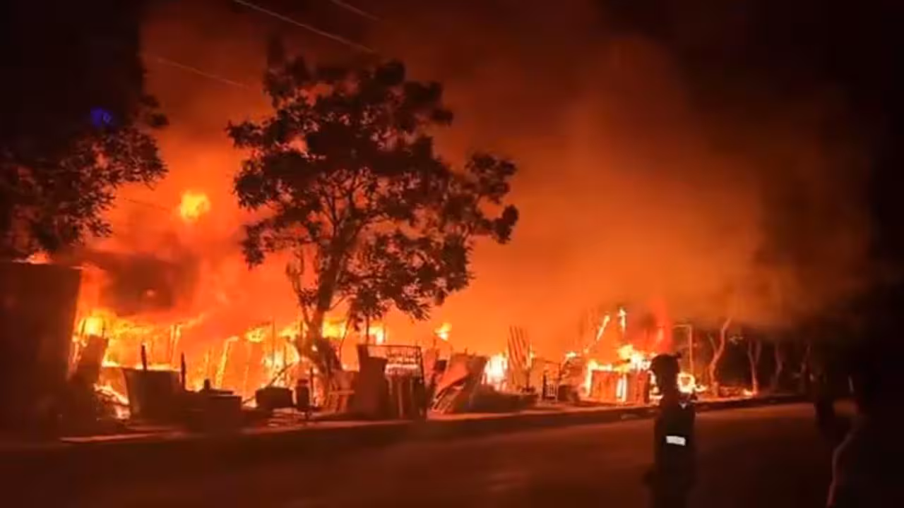Fire Accident | బాచుపల్లిలో భారీ అగ్నిప్రమాదం.. కాలిబూడిదైన ఆరు ఫర్నీచర్ షాపులు