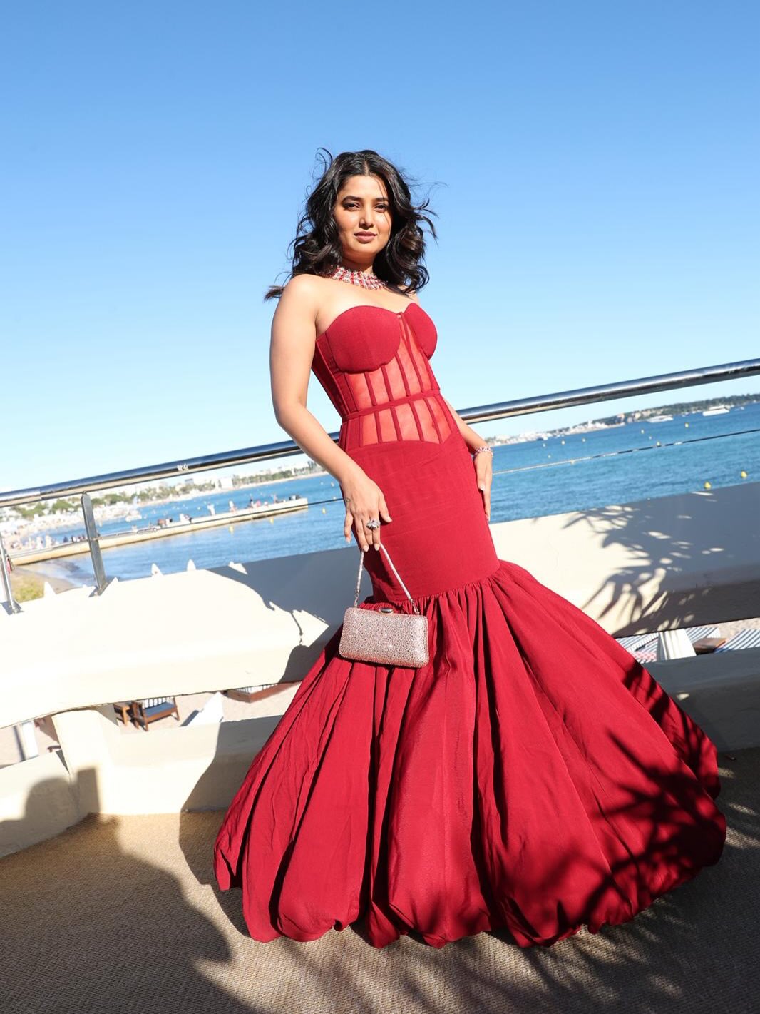Cannes 2026 | కేన్స్ రెడ్ కార్పెట్పై చీరకట్టులో మరాఠీ హీరోయిన్ సందడి - Image 5
