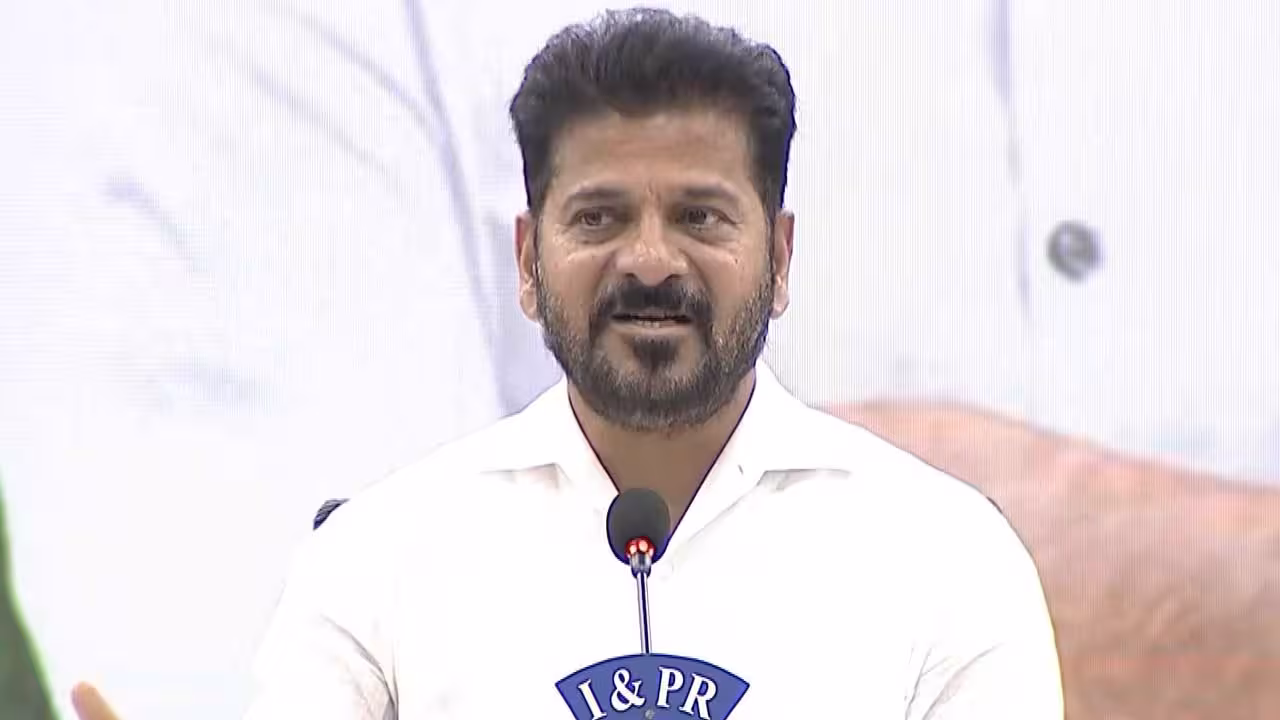 CM Revanth Reddy | కేసీఆర్ ఎందుకు స్టేట్మెంట్ ఇవ్వలేదు..? బండి భగీరథ్ కేసుపై సీఎం రేవంత్ ప్రశ్న