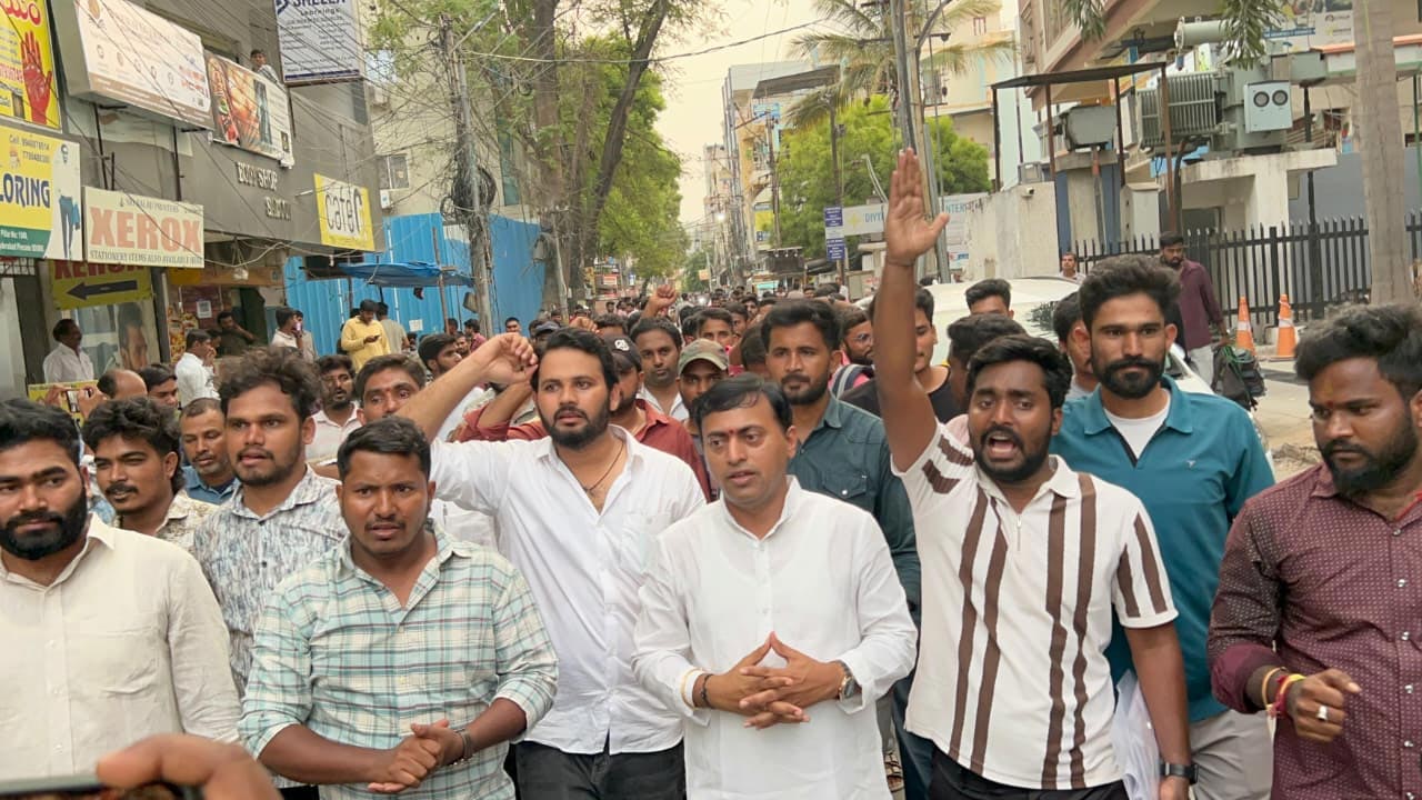 BRS Leader Yenugula Rakesh Reddy Leads Massive Unemployed Youth Protest in Dilsukhnagar