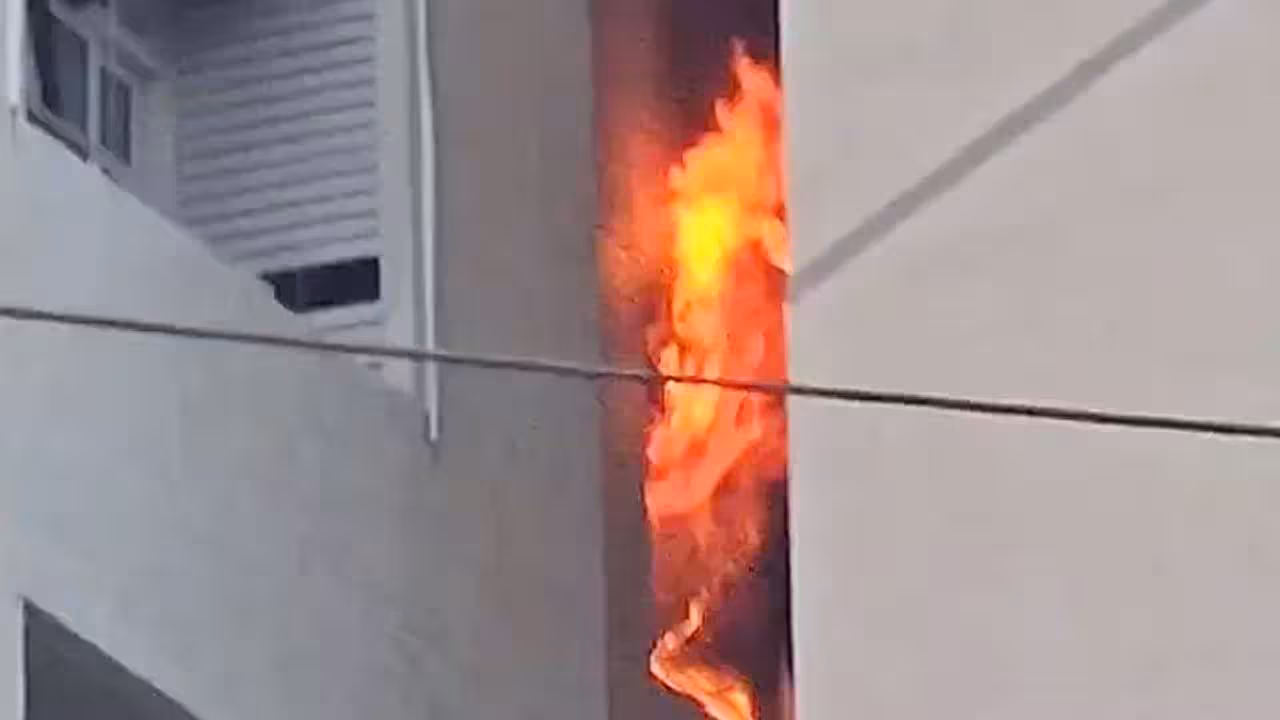 Fire Accident | యూసుఫ్గూడలో భారీ అగ్నిప్రమాదం.. అపార్ట్మెంటు ఐదో అంతస్థులో చెలరేగిన మంటలు..