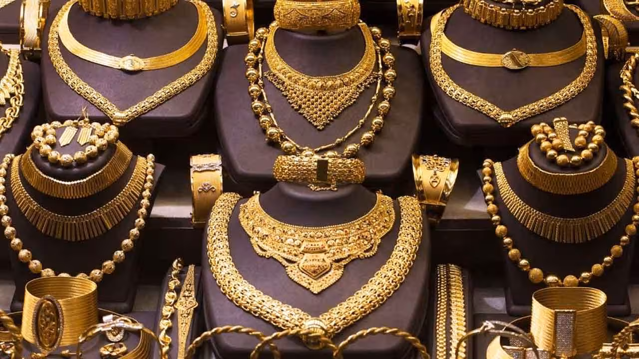 Gold And Silver Prices Today | బంగారం, వెండి ధరల్లో తీవ్ర అస్థిరత.. పెట్టుబడిదారులు జాగ్రత్త..