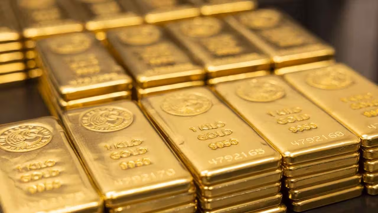 Gold And Silver Prices Today | బంగారం, వెండి ధరలు స్థిరంగా.. పెట్టుబడిదారుల్లో జాగ్రత్త ధోరణి..