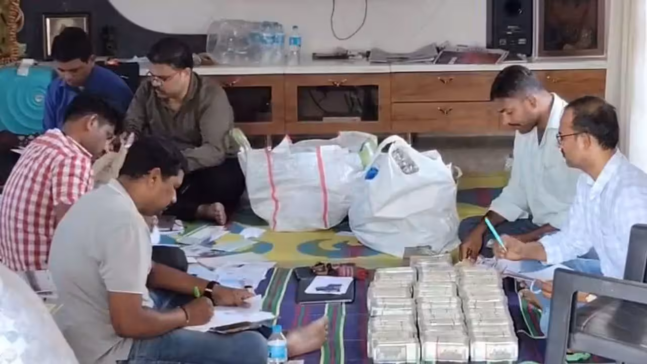ACB Raids | జలమండలి మేనేజర్ కుమార్ నివాసంలో ఏసీబీ సోదాలు.. భారీగా నగదు, ఆస్తులు..!