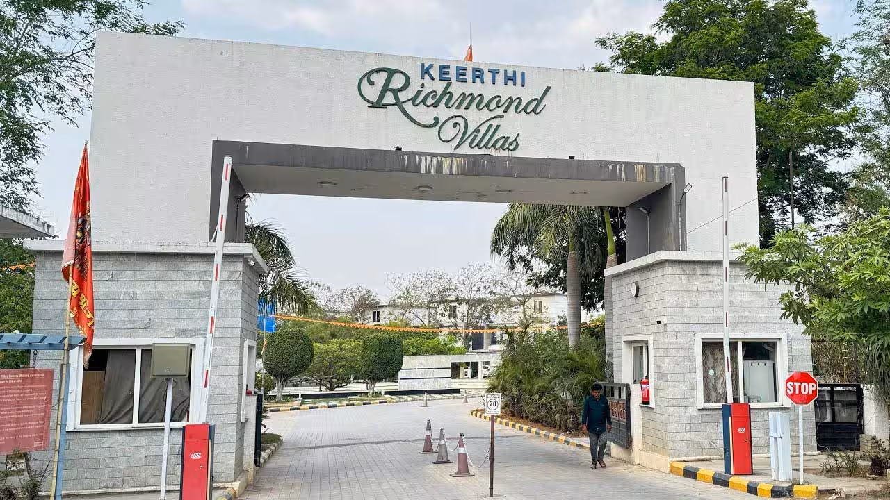 Keerthi Richmond Villas | గాంధీ సరోవర్ ప్రాజెక్టు.. కీర్తి రిచ్మండ్ విల్లాస్కు నోటీసులు