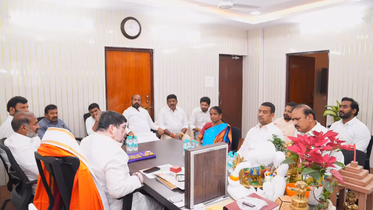 Ponnam Prabhakar | ‘సర్’ పై అప్రమత్తంగా ఉందాం: నియోజకవర్గ ఇంచార్జీలు, పరిశీలకులతో పొన్నం