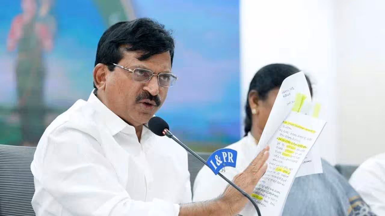 Ponguleti Srinivas Reddy | వడగాలులకు మరణించింది 16 మందే : మంత్రి పొంగులేటి
