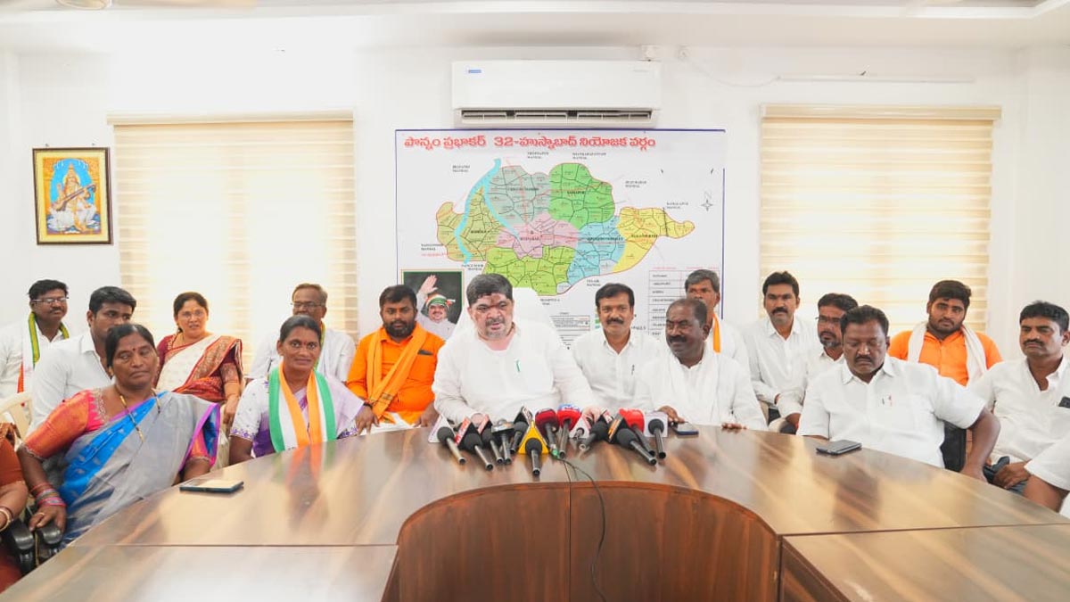 Minister Ponnam Prabhakar Slams PM Modi and KTR Over Telangana Issues