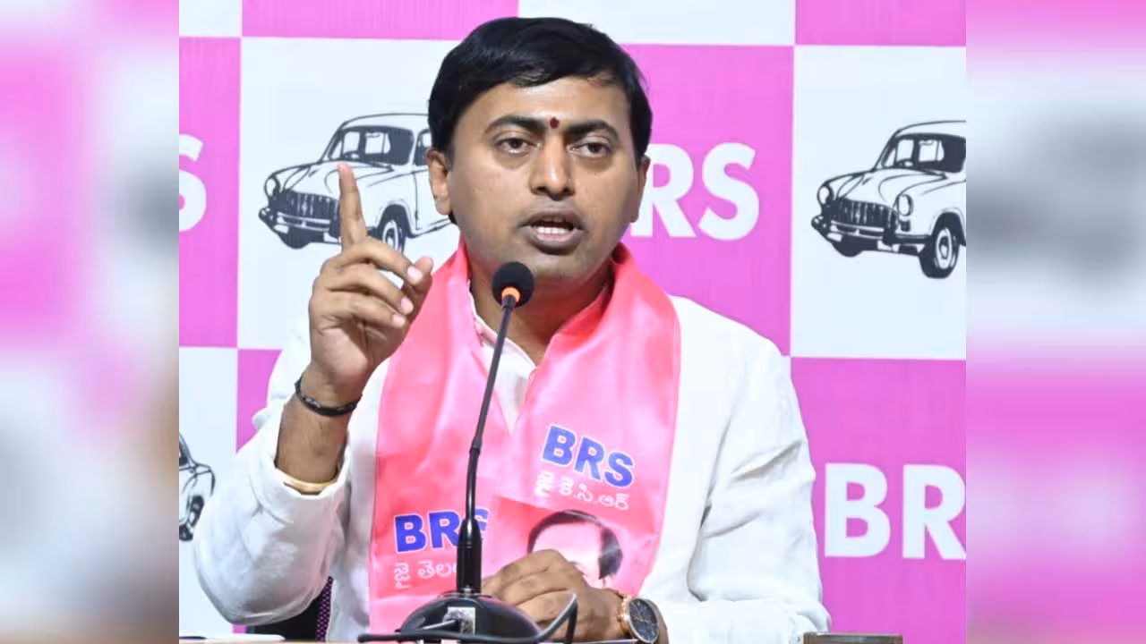 Anugula Rakesh Reddy | రేవంత్ రెడ్డి గజినీ.. ఒళ్లంతా పచ్చబొట్లు పొడవాలి..