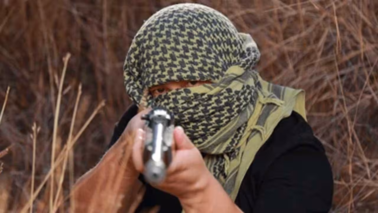 Terrorists | పాక్ ఉగ్రవాదులతో లింక్..! మేడ్చల్లో యువకుడు అరెస్ట్..!!