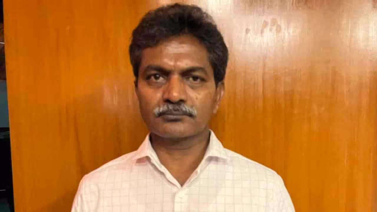 Thippiri Tirupathi | ఇంటర్ తెలుగు పుస్తకంతో మాజీ మావోయిస్టు కుస్తీ..! ఎందుకో తెలుసా..?