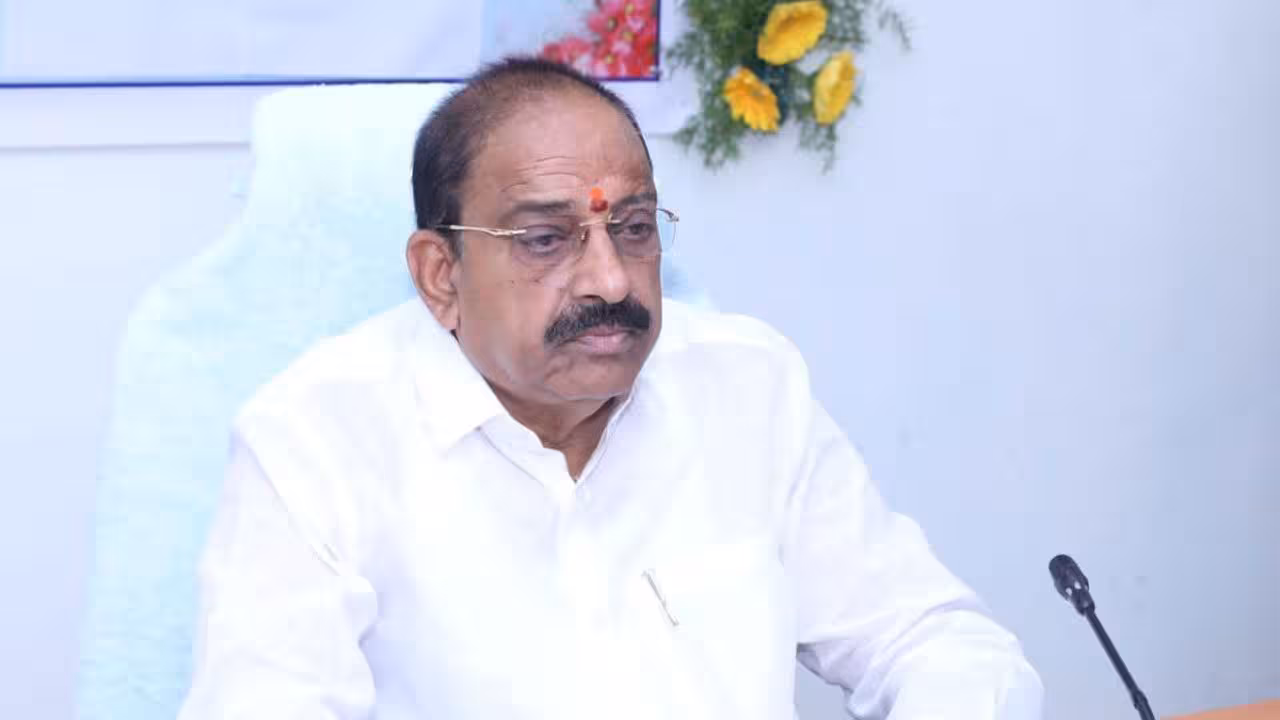 Tummala Nageswara Rao | వర్షాలకు తడిసిన ధాన్యాన్ని రక్షించేందుకు చర్యలు తీసుకోండి.. అధికారులకు మంత్రి తుమ్మల ఆదేశం