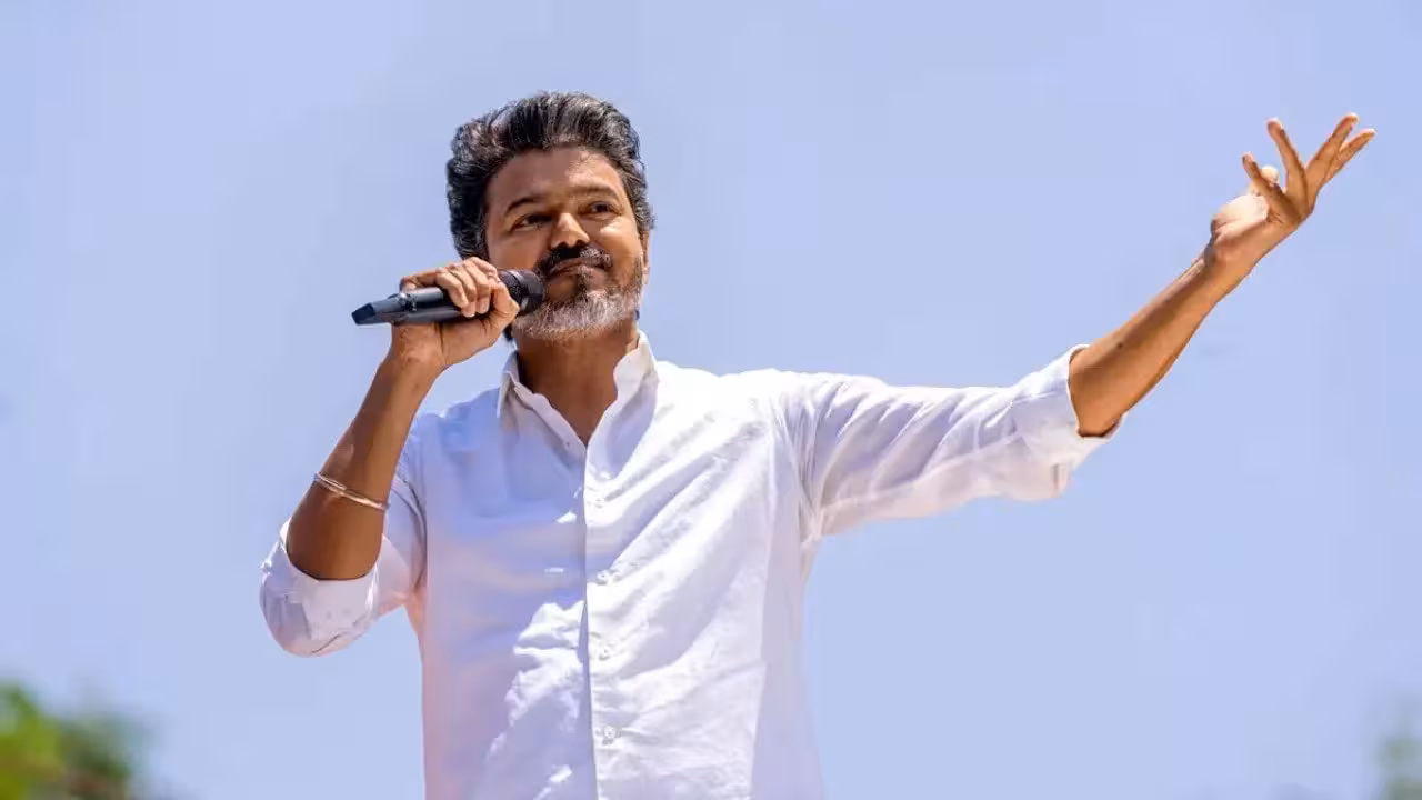 Tamil Nadu | తమిళనాడులో అదే సస్పెన్స్.. ఎమ్మెల్యేల సంతకాలు ఫోర్జరీ చేసిన విజయ్.. గవర్నర్కు AMMK ఫిర్యాదు