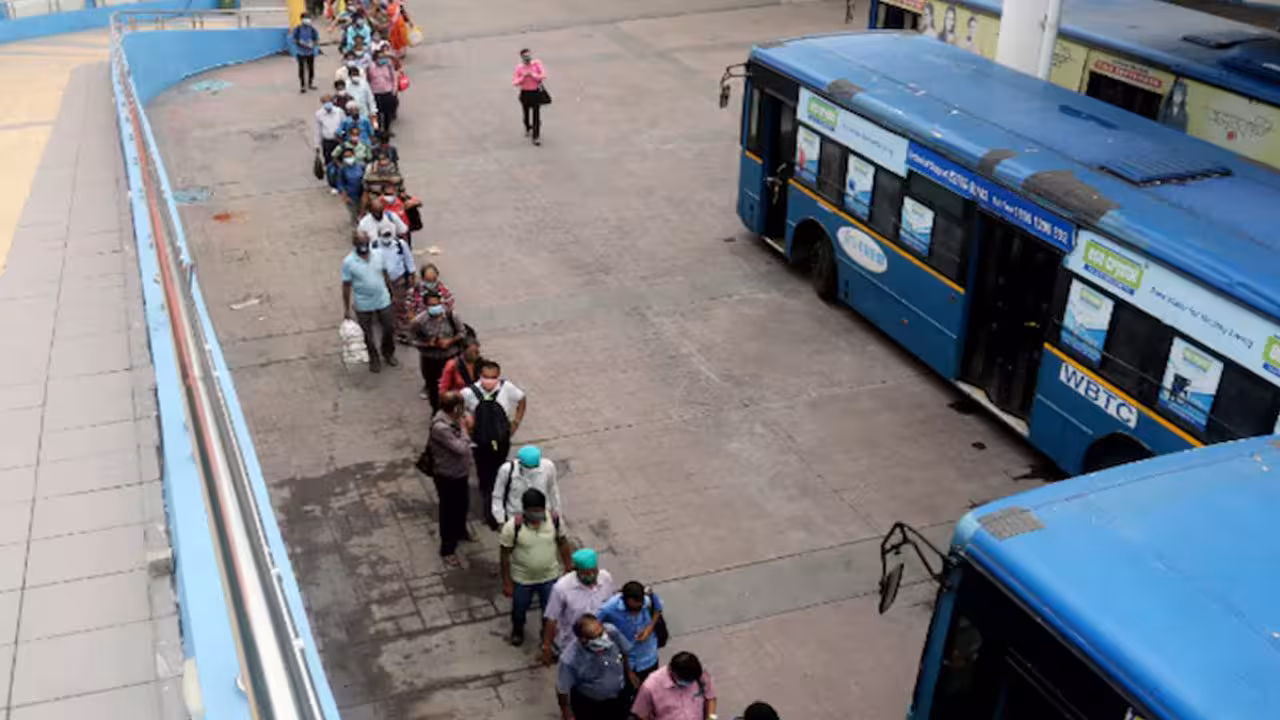 Free Bus for Women | ఆర్టీసీ బస్సుల్లో మహిళలకు ఉచిత ప్రయాణం.. జూన్ 1 నుంచి బెంగాల్లో అమల్లోకి..