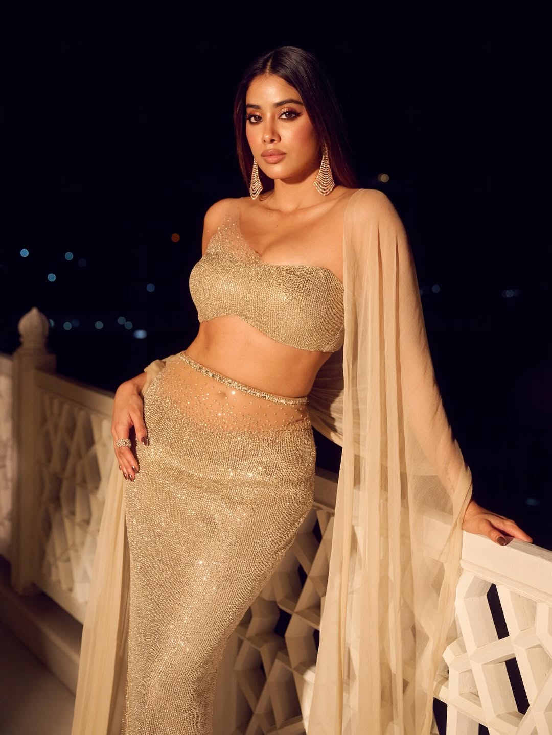 జాన్వీ కపూర్ క్యారెక్టర్ను పెద్ది సినిమాలో చూపించిన తీరుపై విమర్శలు వ్యక్తమవుతోన్నాయి.