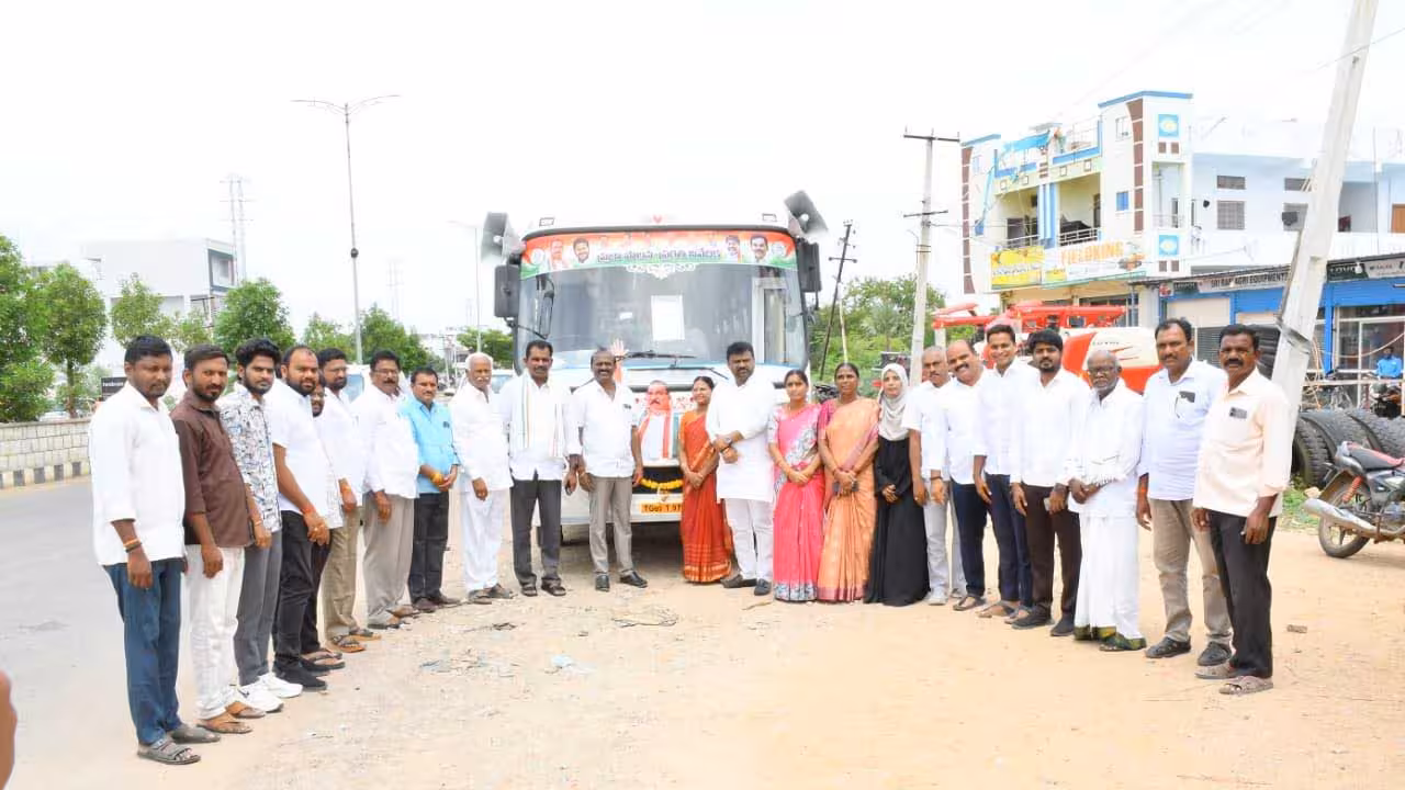 Wanaparthy | రాజ్యాంగ హక్కులపై అవగాహన కల్పించేందుకే “జ్ఞాన చైతన్య బస్సు యాత్ర”